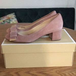 Michael Kors Kiera mid pump in dusty rose